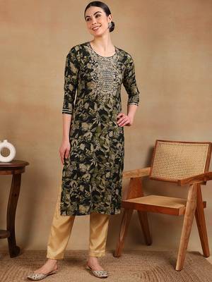 women green silk blend floral printed straight kurta 5