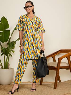 Winered woman abstract print blazer style co-ord set 1