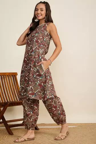Winered woman brown paisley print sleeveless co-ord set