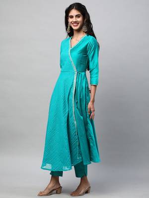 Silk blend kurta with embroidered lace and tassels detail(blue). 3