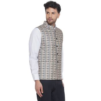 Veera paridhaan jacquard printed nehru jacket for men (beige) 2