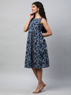 Boxy flared printed cotton dress with hand embroidery. 3