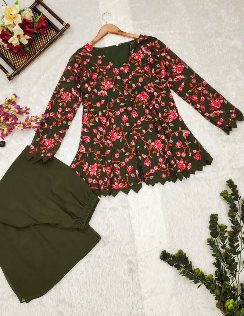 Women's Mehndi function wear Designer peplum top with full flared palazzo set