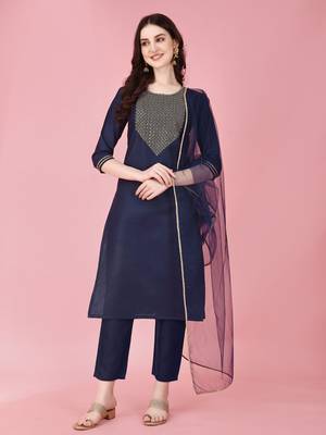 Women's Knee Length Cotton Blend Kurta Set with Net Dupatta (Blue) (MAK87) 3