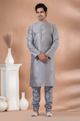 Fancy Kurta Pyjama Set. 2