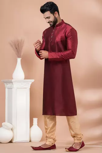 Kurta Pyjama Set.