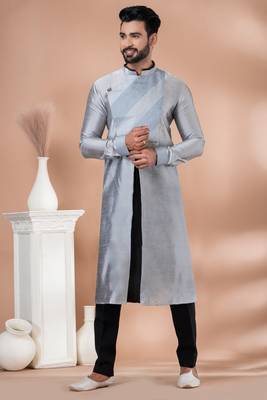 Kurta Pyjama Set. 1