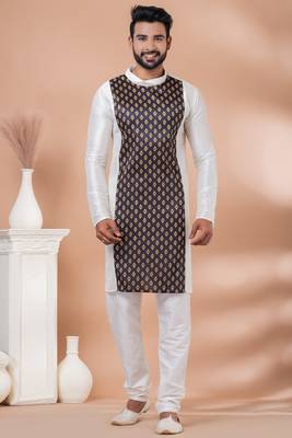 Kurta Pyjama Set. 1