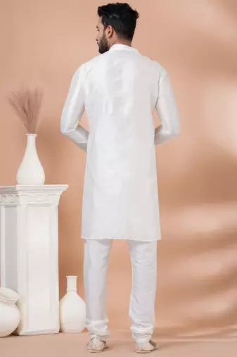 Kurta Pyjama Set.