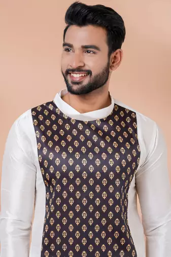 Kurta Pyjama Set.