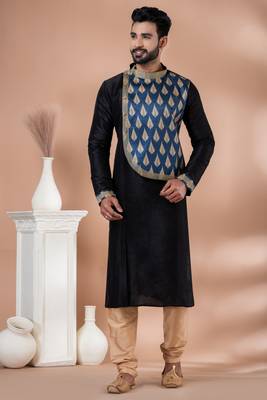 Kurta Pyjama Set. 1
