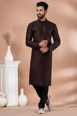 Kurta Pyjama Set. 1