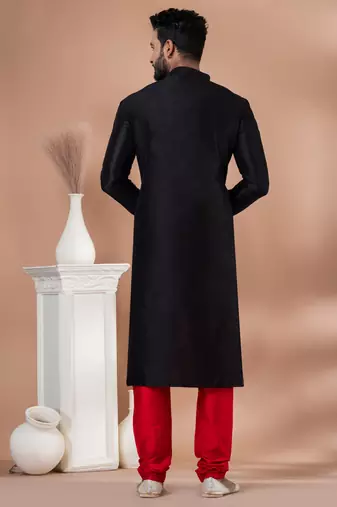Kurta Pyjama Set.