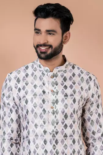 Kurta Pyjama Set.
