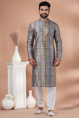 Kurta Pyjama Set. 1