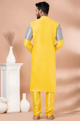 Kurta Pyjama Set.