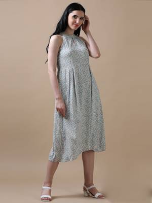 Blue sleeveless floral print flared dress 3