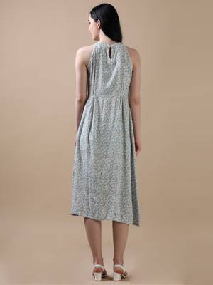 Blue sleeveless floral print flared dress 4
