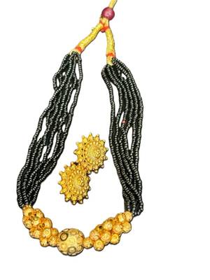 Traditional maharashtrian mangalsutra with earrings 2