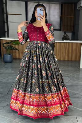 Grey bandhani print cotton silk patola gown 3