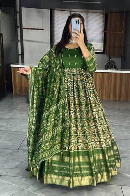 Mahendi zari weaving solf cotton silk gown 1