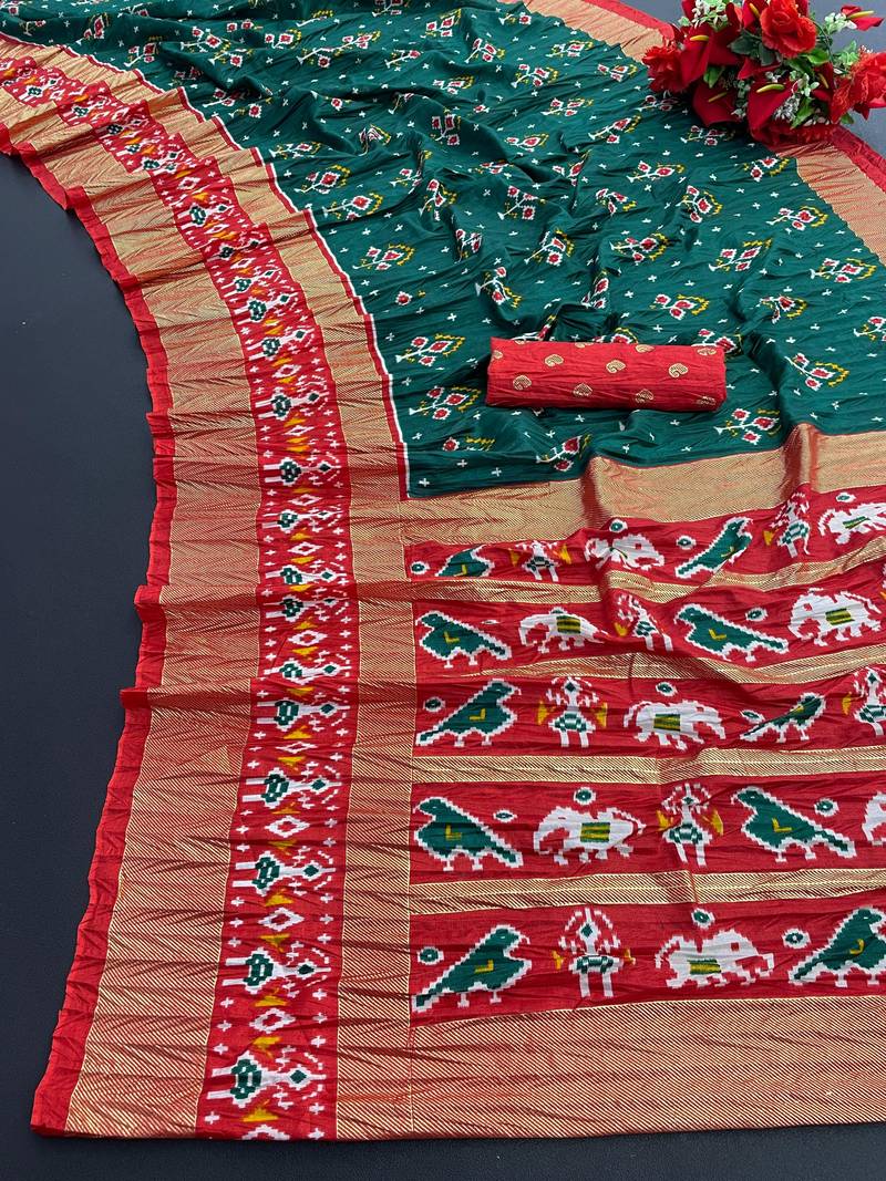 Green Beautiful Crushed dola silk Saree with foil work 