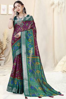Magenta Cotton Patola Print Silver Zari Border/Tassels Saree With Unstitched Blouse Piece 3