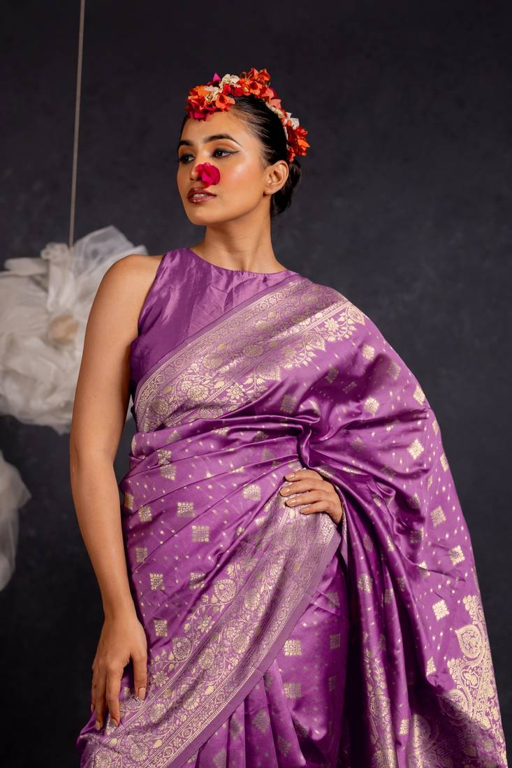 Purple art Banarasi Silk Woven Golden Zari Border Saree With Unstitched Blouse Piece