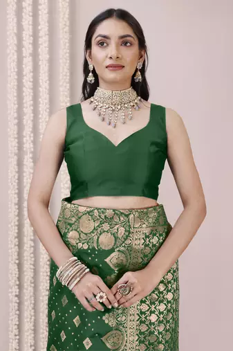 Green Banarasi silk blendWoven Design Woven Golden Zari Border Saree With Unstitched Blouse Piece