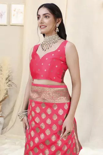 Pink Banarasi silk blend woven design woven golden zari border saree with unstitched blouse piece