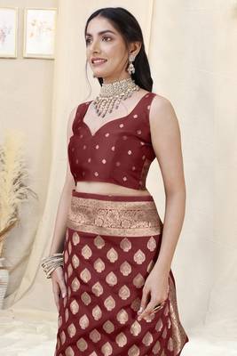 Maroon Banarasi silk blendWoven Design Woven Golden Zari Border Saree With Unstitched Blouse Piece 5