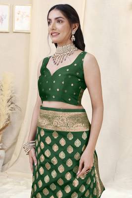 Green Banarasi silk blend woven design woven golden zari border saree with unstitched blouse piece 5