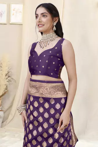 Purple Banarasi silk blendWoven Design Woven Golden Zari Border Saree With Unstitched Blouse Piece