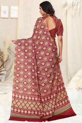 Maroon Silk Blend Foil Patola Print Saree With Unstitched Blouse Piece 4