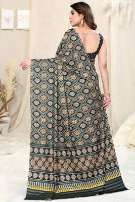 Navy Blue Silk Blend Foil Patola Print Saree With Unstitched Blouse Piece 4