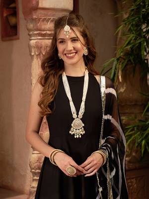 Black flared kurta set with dupatta 2