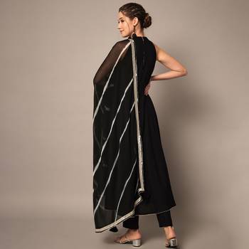 Black flared kurta set with dupatta 3