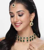 Drop shaped ad green stones collar bone necklace set with earring & maangtika jewellery set for women (ns105614)