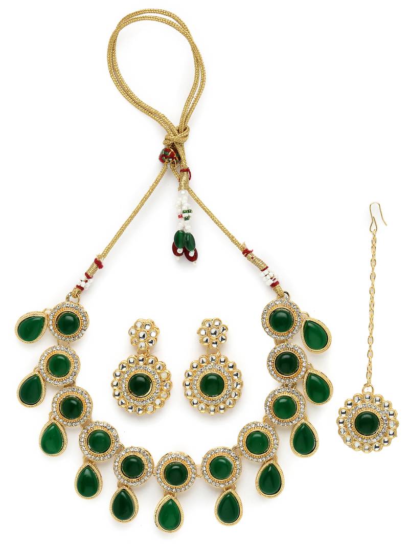 Drop shaped ad green stones collar bone necklace set with earring & maangtika jewellery set for women (ns105614)