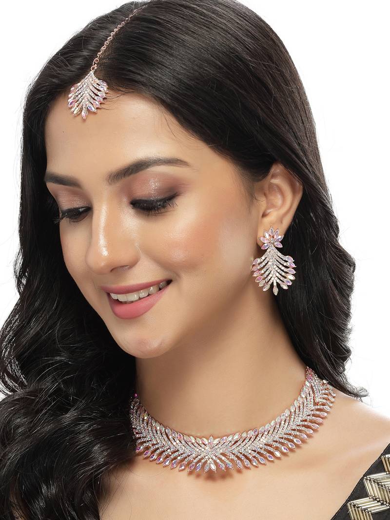 Graceful rose gold plated rainbow collar bone necklace set with earring & maangtika jewellery set for women (ns105639)