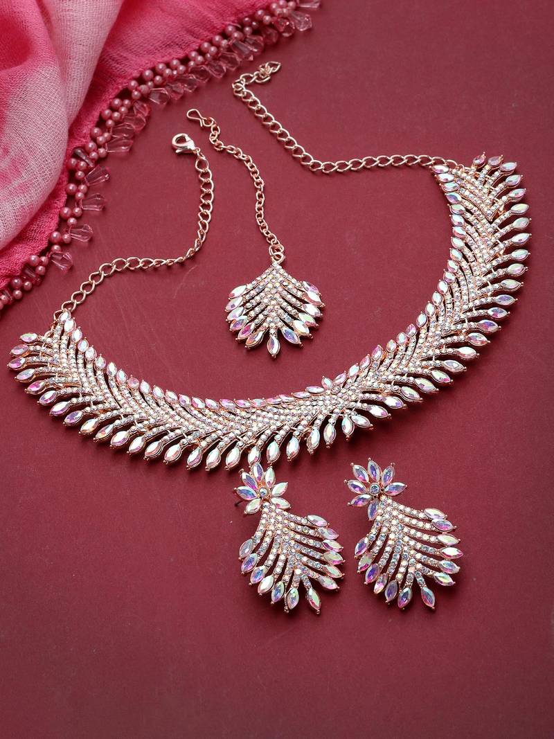 Graceful rose gold plated rainbow collar bone necklace set with earring & maangtika jewellery set for women (ns105639)