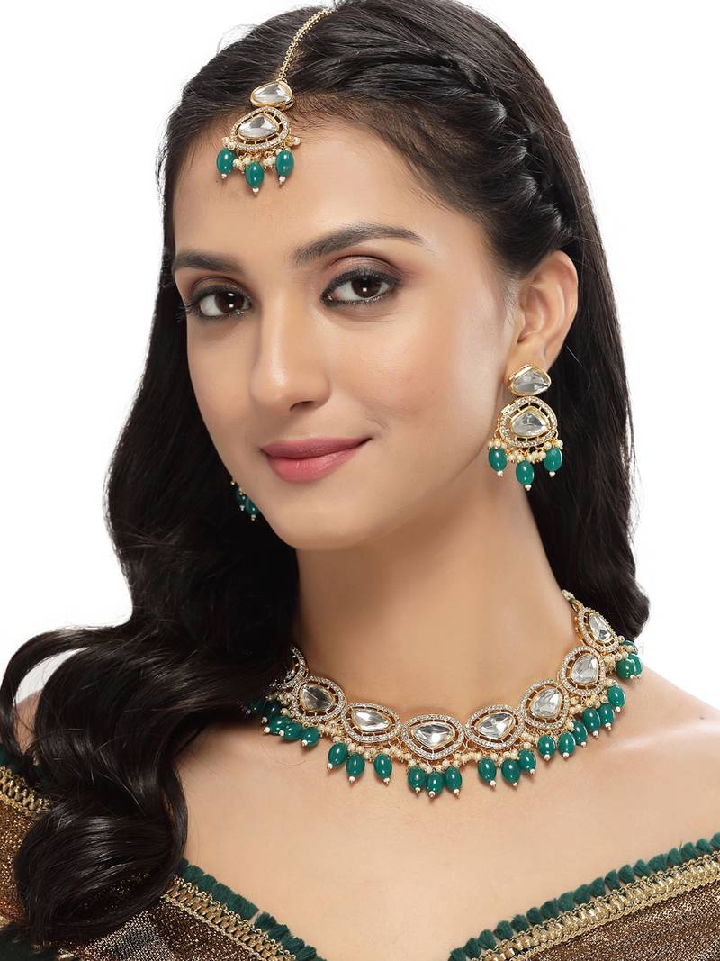 Gold-plated with ad green stones collar bone necklace set with stylish earrings jewellery set for women (ns105678)