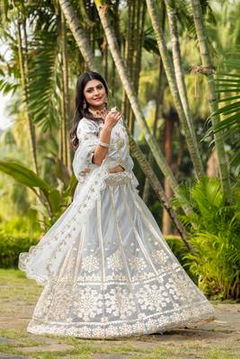 GLAMOROUS WOMEN'S GREY ZARI WITH PAPER MIRROR EMBROIDERED NET FABRIC LEHENGA CHOLI 1