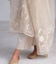 Fog beige woven kurta and contrast dupatta with hand work detailing