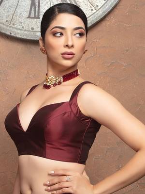Neckbook Maroon Solid Sweetheart Neck Sleeveless Readymade Blouse 2