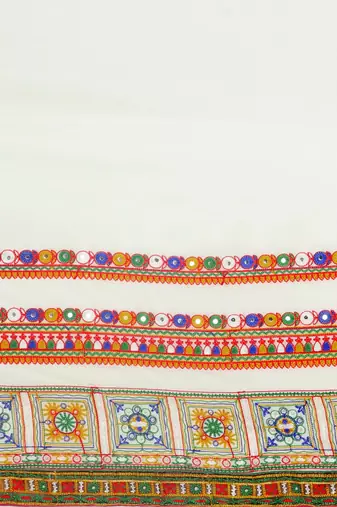 Riva Enterprise Women'S Half And Half Bandhani Pallu With Kutchi Embroidered Party Wear Saree