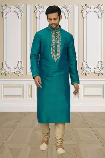 Men's green embroidered kurta pajama