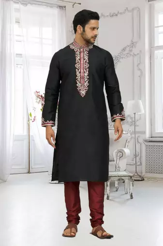 Men's black embroidered kurta pajama