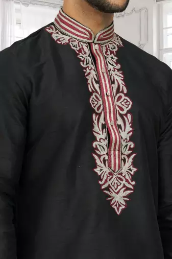 Men's black embroidered kurta pajama