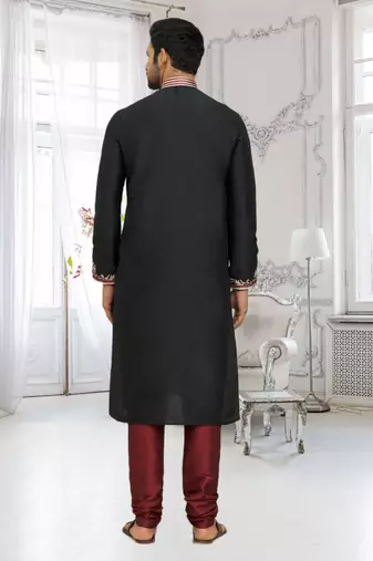 Men's black embroidered kurta pajama